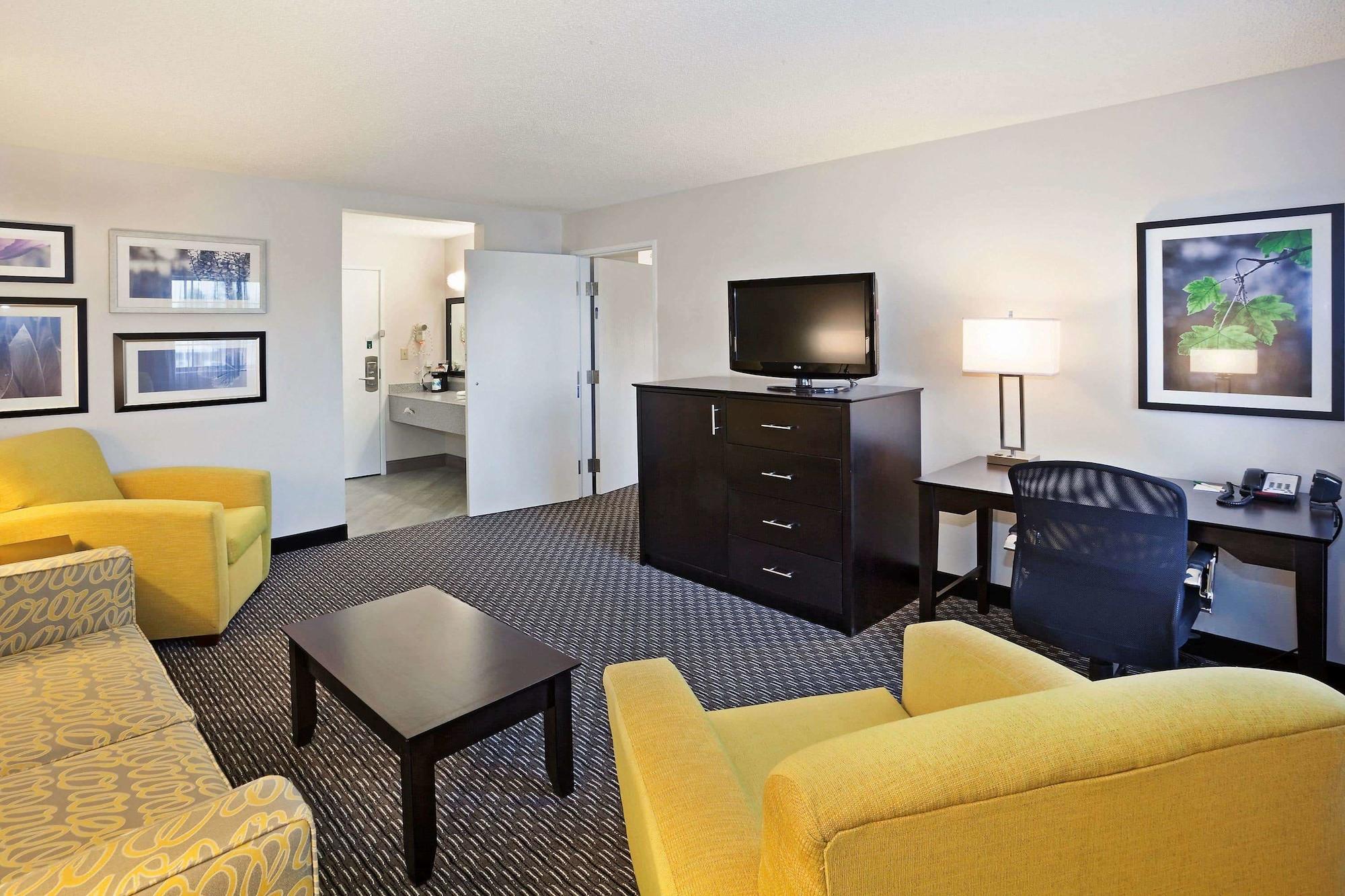 La Quinta By Wyndham Cleveland Macedonia Hotel Ngoại thất bức ảnh
